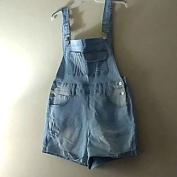 Clothes, heeled shoes, purse - Picture 2 of 11